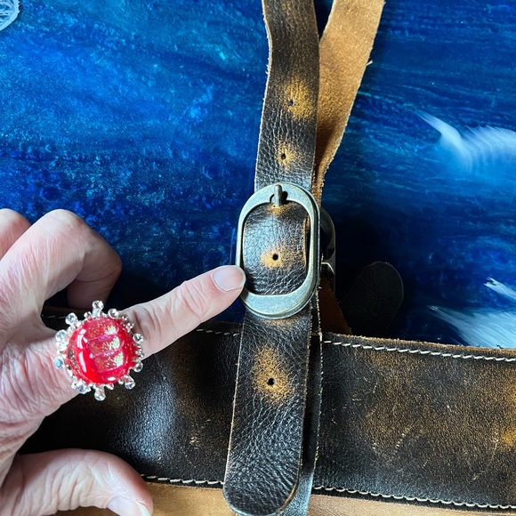 BUY or BUNDLE! Patricia Nash two-toned Bucket Bag 100% leather, full zip top - Picture 5 of 11